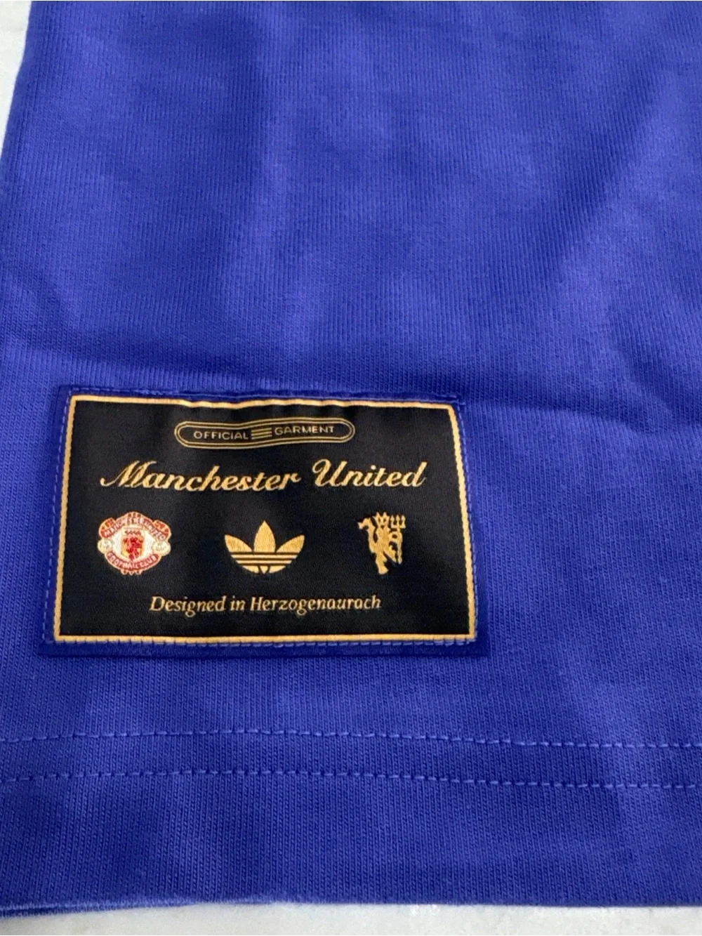 NWT adidas Manchester United FC Terrace  Icon Tee  Men's Size L T-Shirt  JN2823